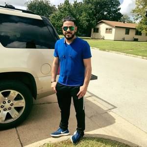 Meet your Posher, Ausencio